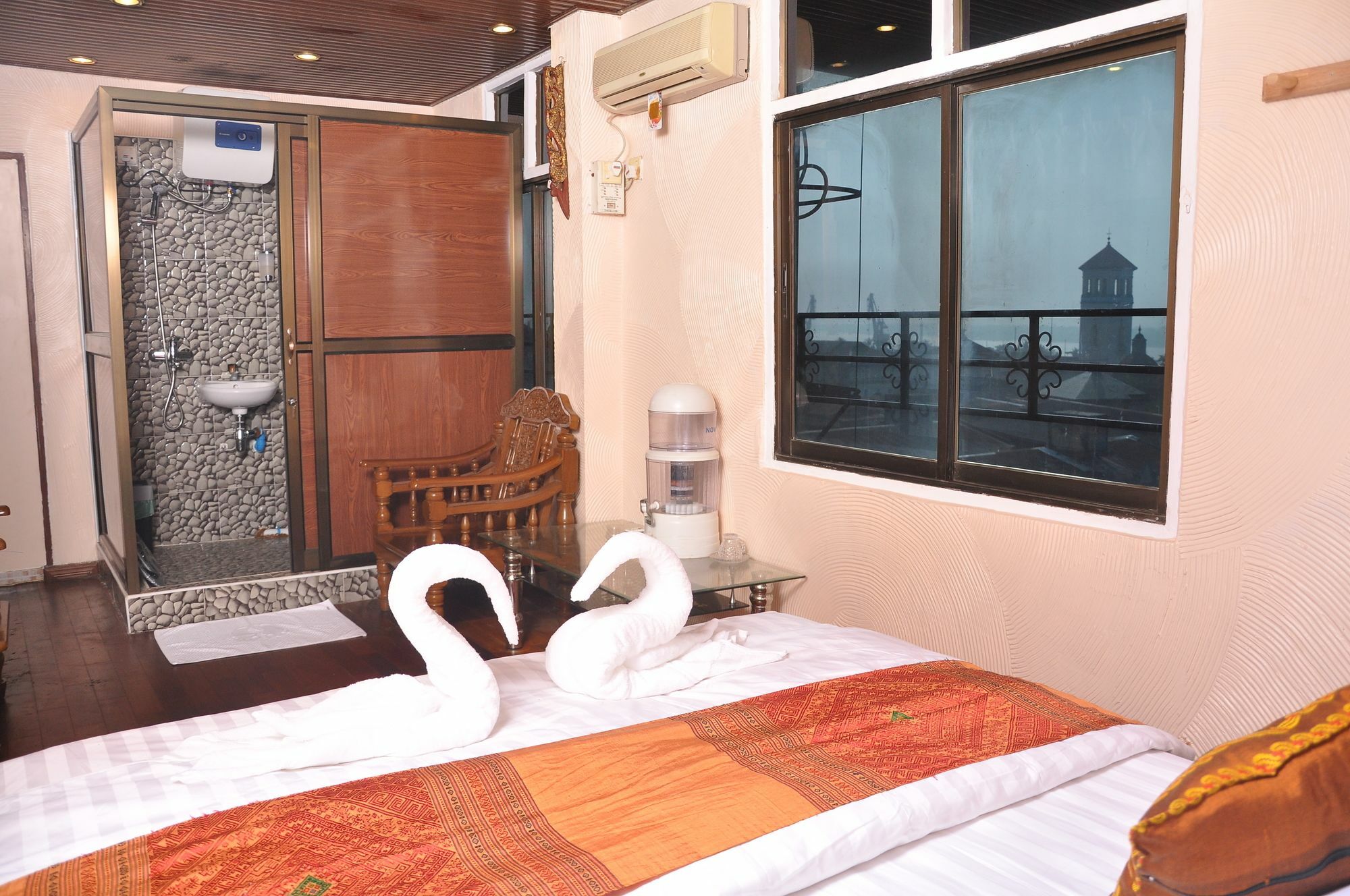 Asian Bliss Myanmar Hostel Yangon Dış mekan fotoğraf